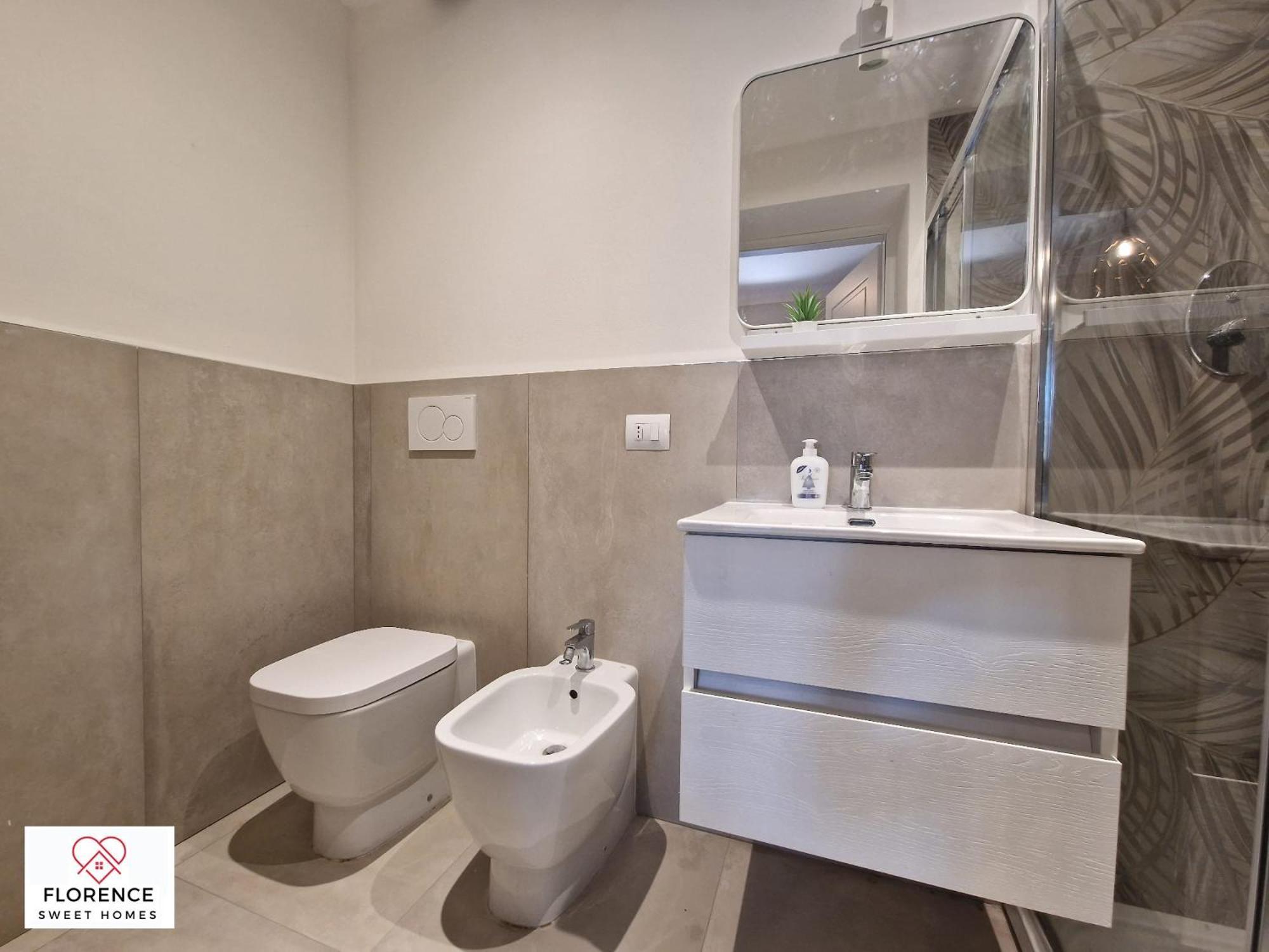Lella Apartment With Free Parking By Florence Sweet Homes Eksteriør bilde